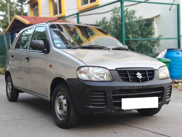 https://images10.gaadi.com/usedcar_image/4064533/original/processed_5fa0206f374a5e6576faa390344fa953.jpg?imwidth=6400