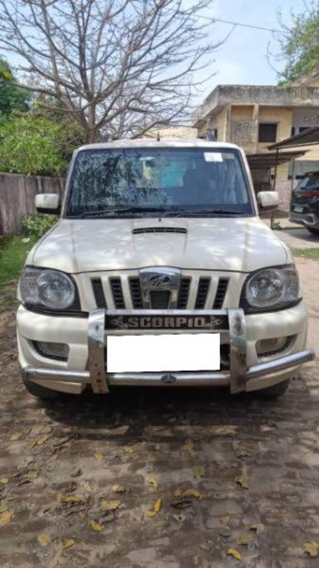 https://images10.gaadi.com/usedcar_image/4064825/original/processed_8c7e928b-f488-4179-a645-f34aca48fe24.jpg?imwidth=6400