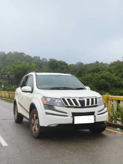 Mahindra XUV500 W8 AWD