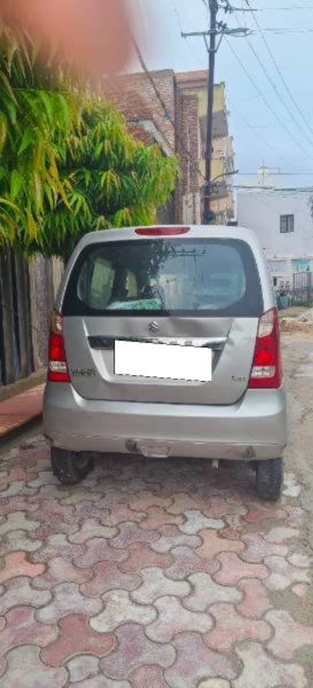 https://images10.gaadi.com/usedcar_image/4065110/original/processed_1b7d253c-8359-4426-8b86-9e0a6ebdd8f9.jpg?imwidth=6401