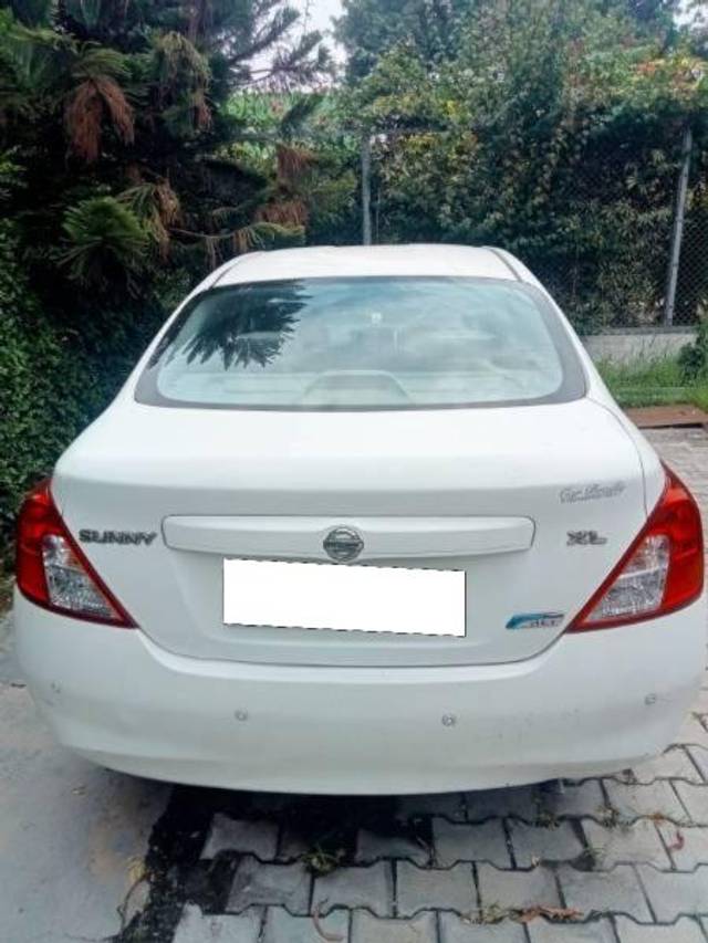 https://images10.gaadi.com/usedcar_image/4065214/original/processed_f2cbf81f-dfbb-442d-ba7f-332b73cf2885.jpg?imwidth=6402