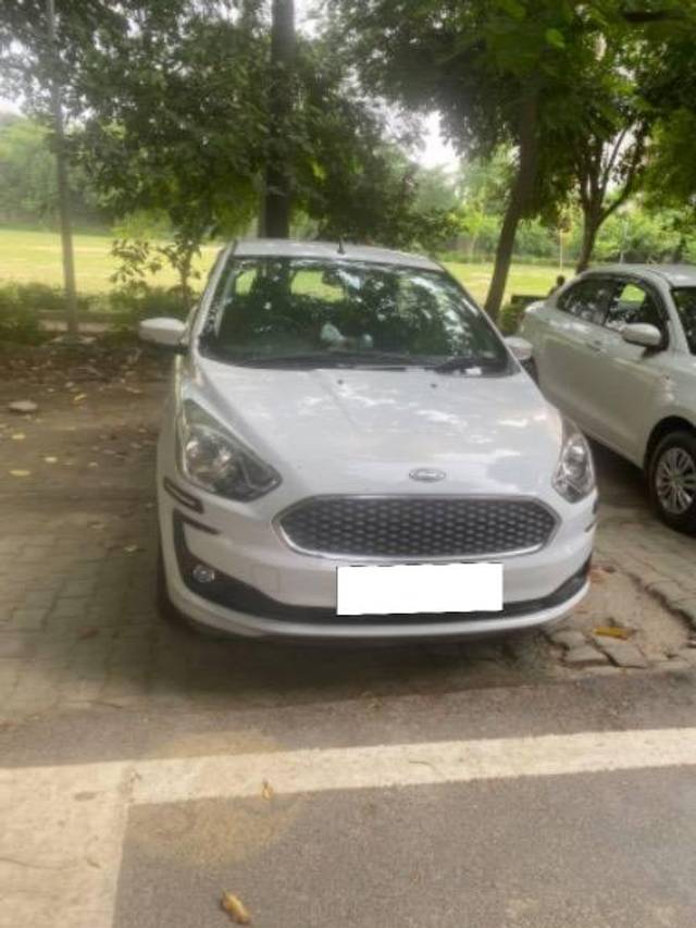 https://images10.gaadi.com/usedcar_image/4065222/original/processed_7531a57e-509f-4a00-a8ee-c0dd2eb3706c.jpg?imwidth=6400