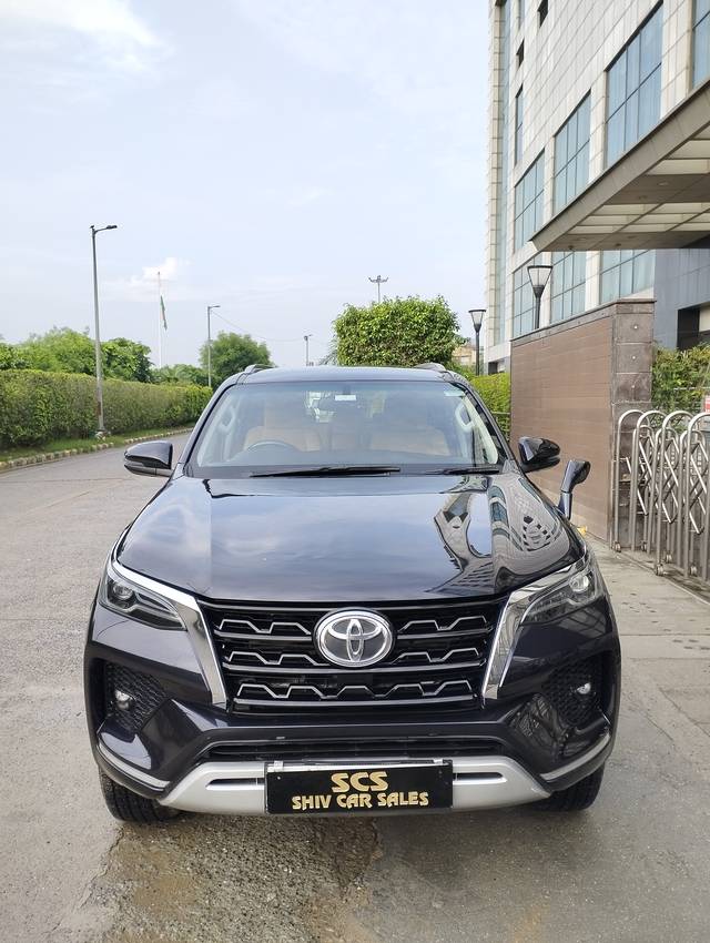 https://images10.gaadi.com/usedcar_image/4065366/original/6f3dbcfb594438aac2aad7eaba152035.jpg?imwidth=6400