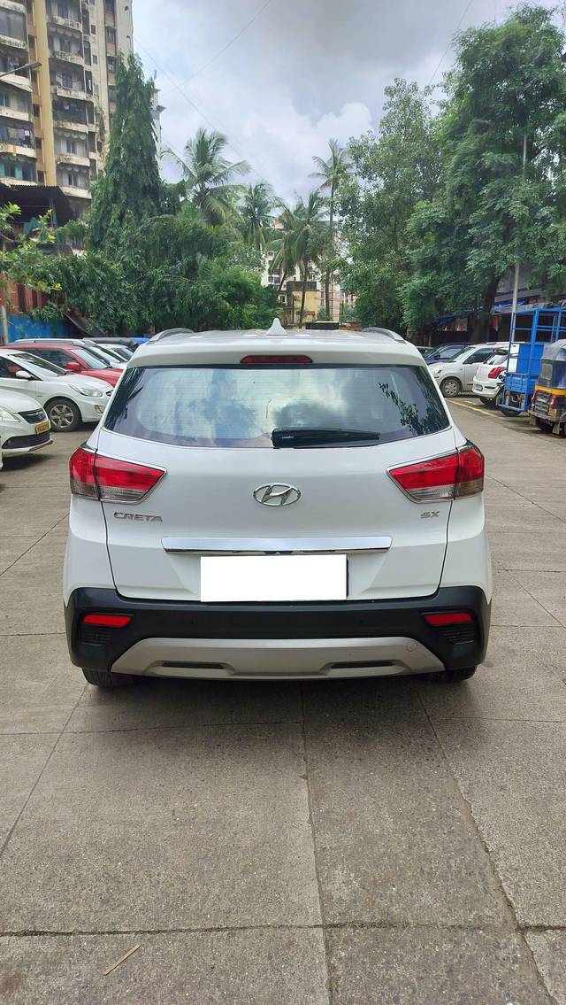 https://images10.gaadi.com/usedcar_image/4065479/original/processed_63fddf01f68440173fe5b796b6cf6c7c.jpg?imwidth=6402