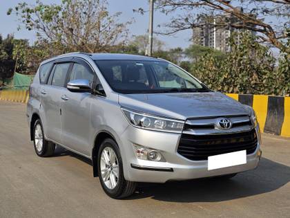 Toyota Innova Crysta 2.8 ZX AT BSIV Toyota Innova Crysta 2.8 ZX AT BSIV