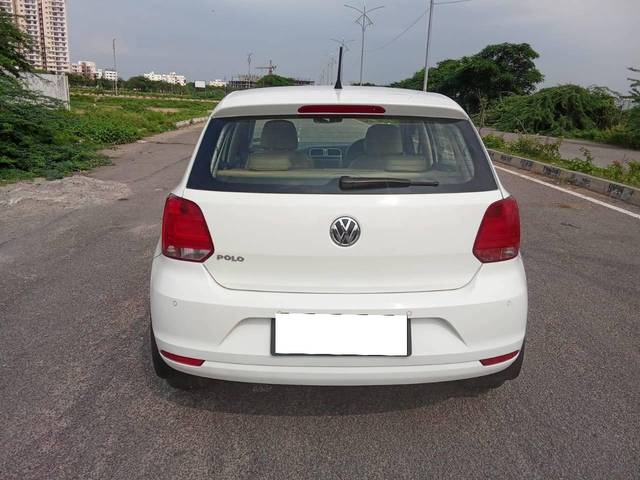 https://images10.gaadi.com/usedcar_image/4065960/original/processed_6496adca1a2d84aa304871a5e6424075.jpg?imwidth=6402