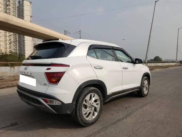 https://images10.gaadi.com/usedcar_image/4066433/original/processed_5e4c136d7cbe4c6964ebda2bf58b5f2c.jpg?imwidth=6402