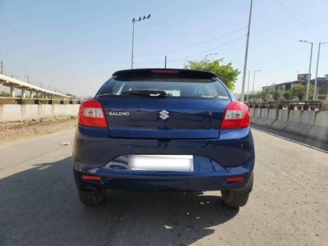 https://images10.gaadi.com/usedcar_image/4066438/original/processed_d9f4bae27c64b07bb73ef4ad45904d81.jpg?imwidth=6402