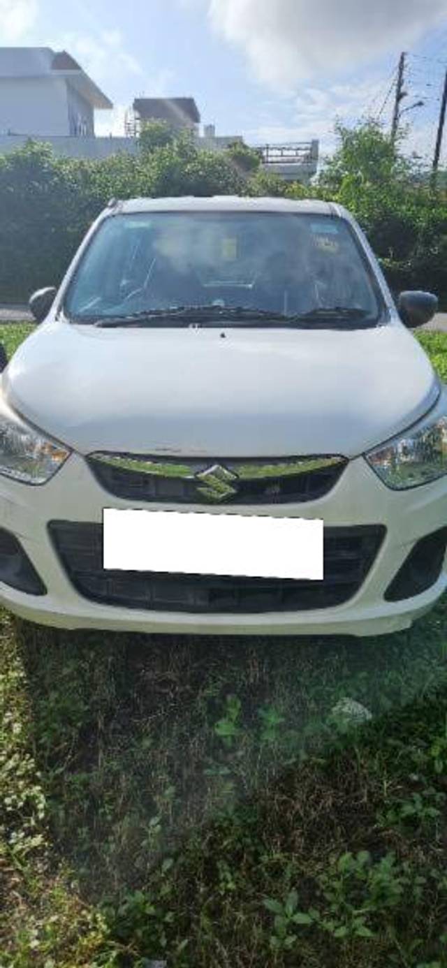 https://images10.gaadi.com/usedcar_image/4066461/original/processed_9f3ddeb2-3ff8-4655-b4f5-0e39d6d5219f.jpg?imwidth=6402