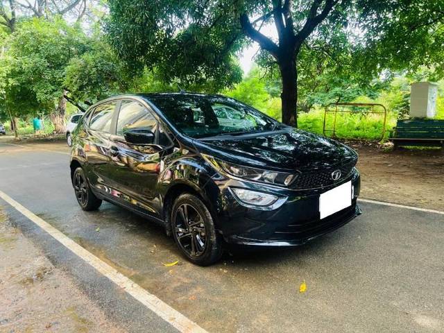 https://images10.gaadi.com/usedcar_image/4066482/original/processed_fb0d8dff-504b-4307-815d-4bfa21e049b1.jpg?imwidth=6400