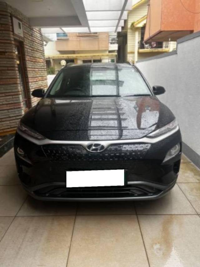 https://images10.gaadi.com/usedcar_image/4066554/original/processed_6deed134-3705-49eb-8999-9f8bc148d28a.jpg?imwidth=6400