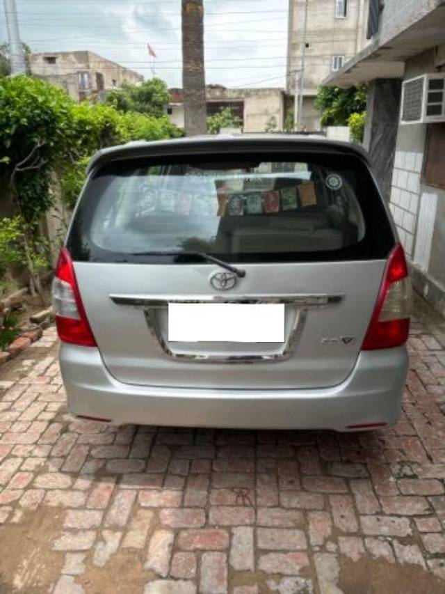 https://images10.gaadi.com/usedcar_image/4066589/original/processed_050ac220-79ae-4f4a-8369-14315f7aeb3d.jpg?imwidth=6402