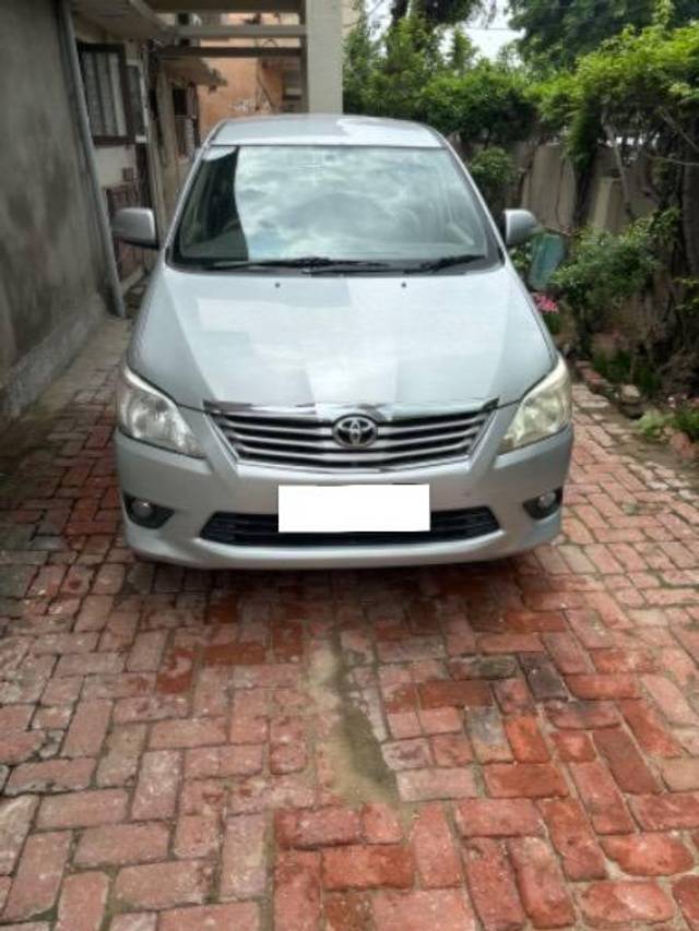 https://images10.gaadi.com/usedcar_image/4066589/original/processed_14d36d88-997d-45ec-96f7-14f2553aa743.jpg?imwidth=6400