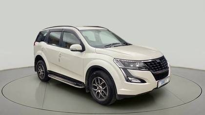 Mahindra XUV500 W7 AT