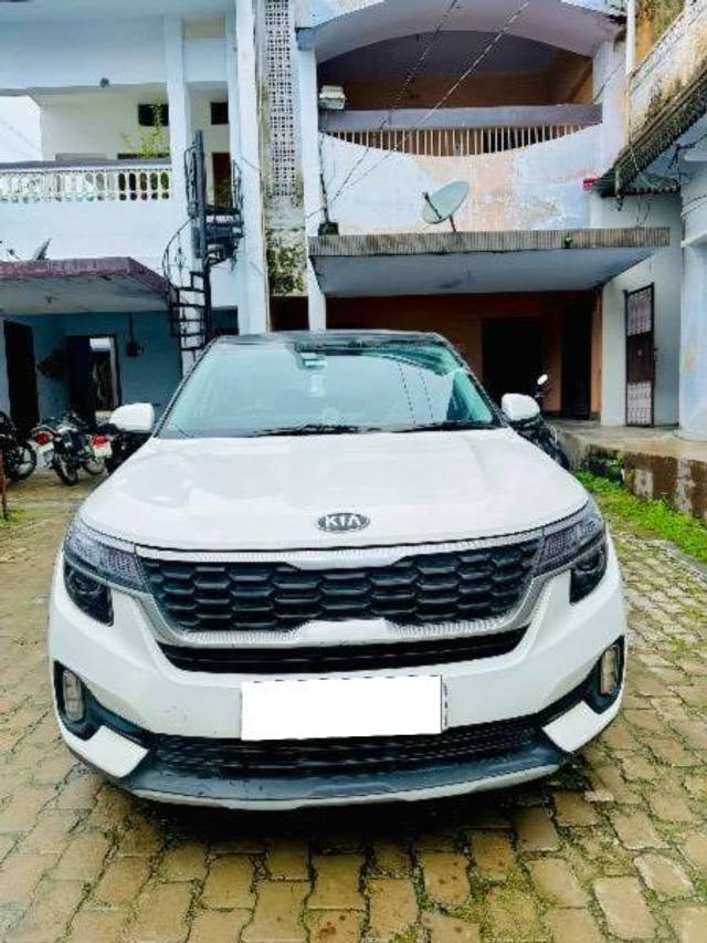 https://images10.gaadi.com/usedcar_image/4066952/original/processed_f607e5a1-e1a2-41cd-b6f4-f0fe93c8313e.jpg?imwidth=6400