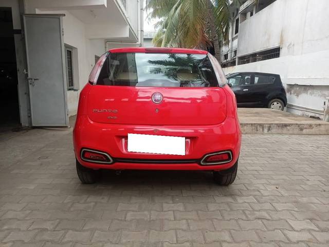 https://images10.gaadi.com/usedcar_image/4067125/original/processed_e63ce094f7fa5ea33a863af4a81cd910.jpeg?imwidth=6402