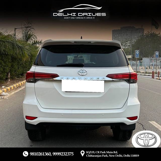 https://images10.gaadi.com/usedcar_image/4067229/original/processed_e3d0ba5d3721b6ec03809dc8d512b177.jpg?imwidth=6401