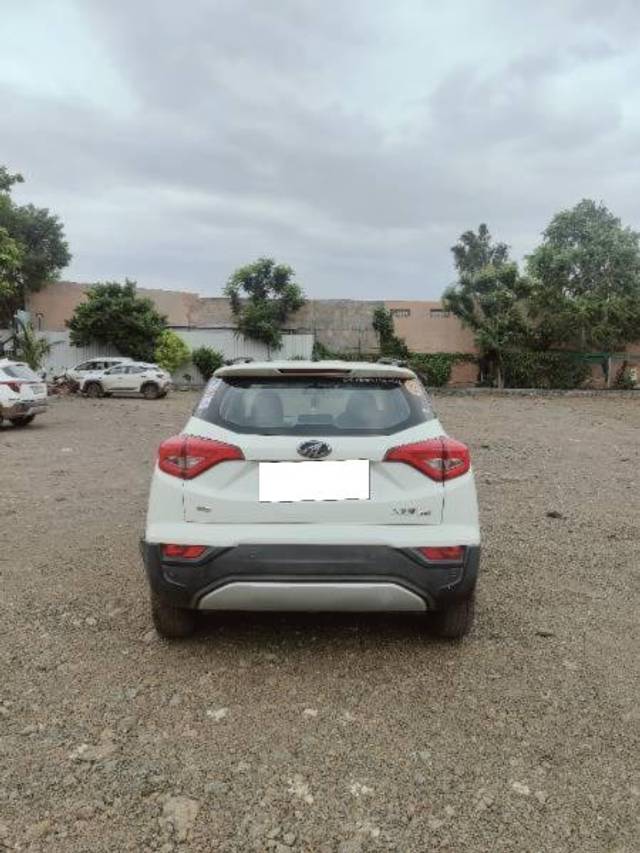 https://images10.gaadi.com/usedcar_image/4067234/original/processed_889d5f98-3d26-4216-af9e-933f9eb94226.jpg?imwidth=6401