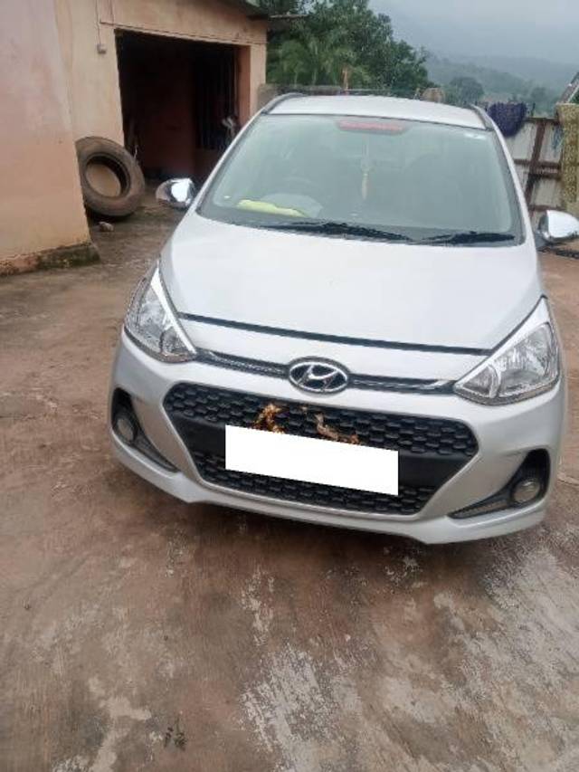 https://images10.gaadi.com/usedcar_image/4067361/original/processed_55603719-aba7-4cb2-835e-51d0135292ee.jpg?imwidth=6400