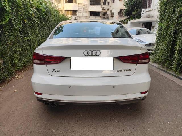 https://images10.gaadi.com/usedcar_image/4067417/original/processed_a901dc8fe3b899ba760fd411fb549e53.jpeg?imwidth=6401