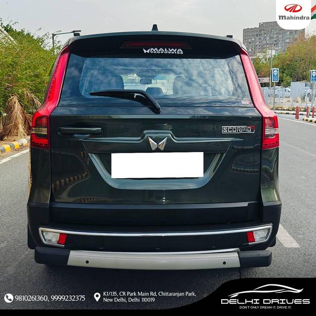 https://images10.gaadi.com/usedcar_image/4067452/original/processed_c2d6fa45294bce39e8b0a8ee07acfc11.jpg?imwidth=6401