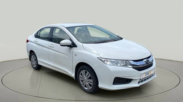 https://images10.gaadi.com/usedcar_image/4067497/original/b0ff7555ffd33e4383b8ac5ce65bcc1e.jpg?imwidth=6400