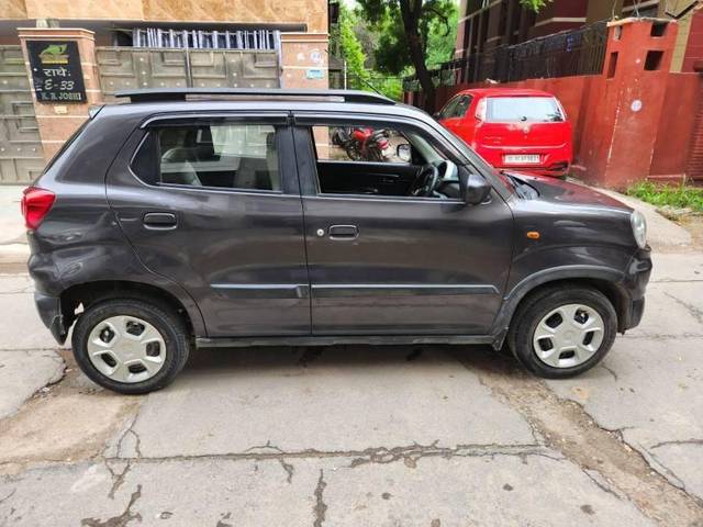 https://images10.gaadi.com/usedcar_image/4067712/original/processed_39fb8bee-7bad-472d-83f2-5635b46ae180.jpg?imwidth=6401