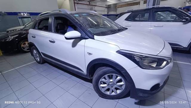 https://images10.gaadi.com/usedcar_image/4067753/original/processed_32064cf5-a9ae-4b7b-89b9-4215922d3cb8.jpg?imwidth=6402