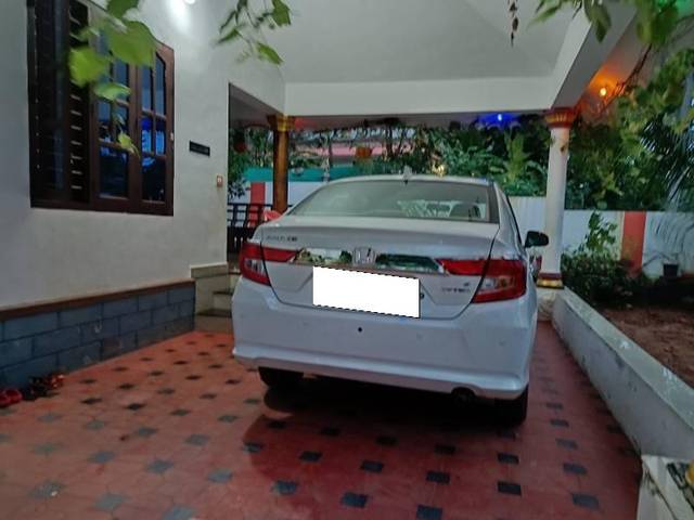 https://images10.gaadi.com/usedcar_image/4067848/original/processed_fbf474d5-27ba-497a-862a-2cc0d9ad817b.jpg?imwidth=6401