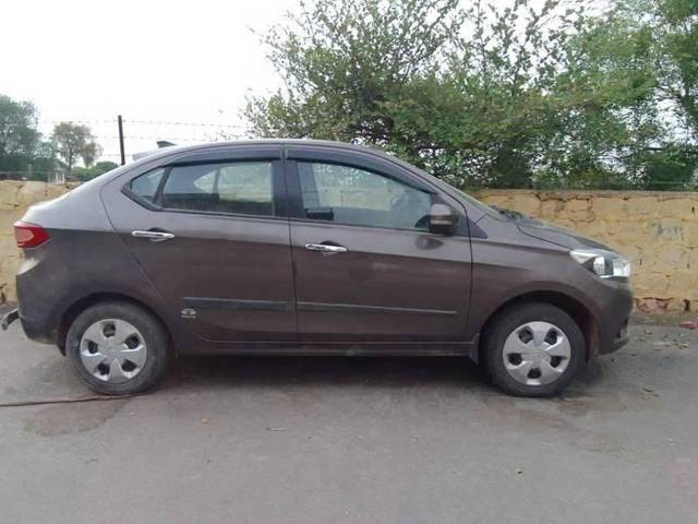 https://images10.gaadi.com/usedcar_image/4067937/original/processed_6a3c2a29-7b1b-4e4a-b01e-c47fb80b35e6.jpg?imwidth=6400