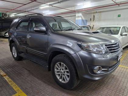 Toyota Fortuner 4x2 Manual