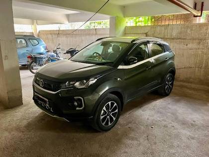 Tata Nexon XZ Plus DualTone Roof (O)