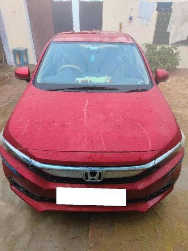 https://images10.gaadi.com/usedcar_image/4068314/original/processed_63d010fb-ecc3-4ca9-a82b-1a7a95ec5fe0.jpeg?imwidth=6400