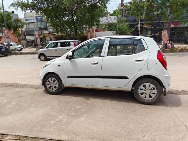 https://images10.gaadi.com/usedcar_image/4068911/original/processed_5e0ab7cc-86e9-4755-bb55-4959ba7cedce.jpg?imwidth=6402