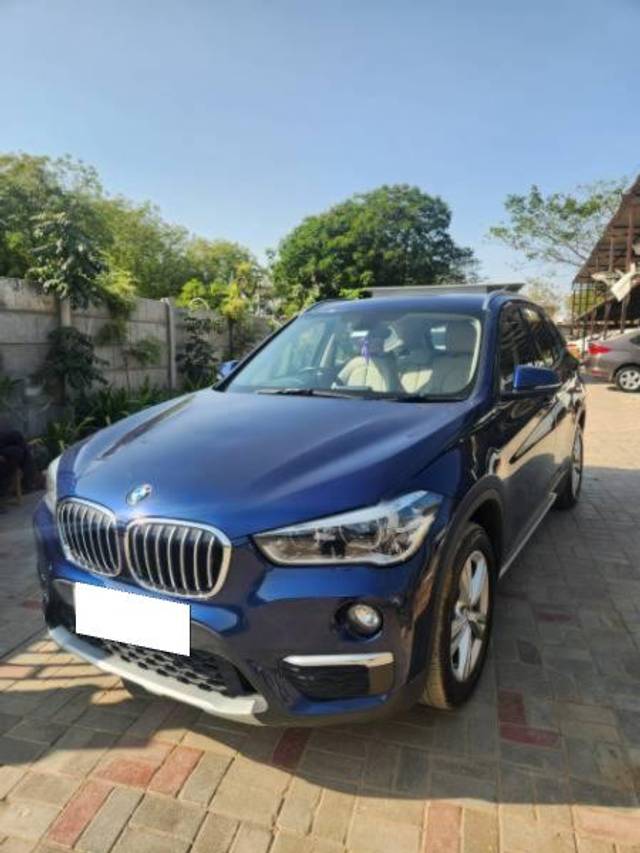 https://images10.gaadi.com/usedcar_image/4069183/original/processed_c3bc4907-b97f-4288-8c3f-c4654de972af.jpg?imwidth=6400