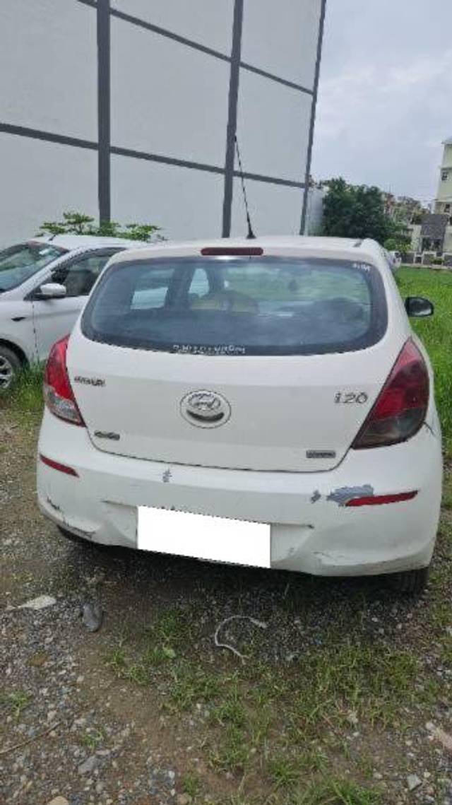 https://images10.gaadi.com/usedcar_image/4069398/original/processed_5e2d5cd0-a534-438e-8d7f-4cda8b917860.jpg?imwidth=6402