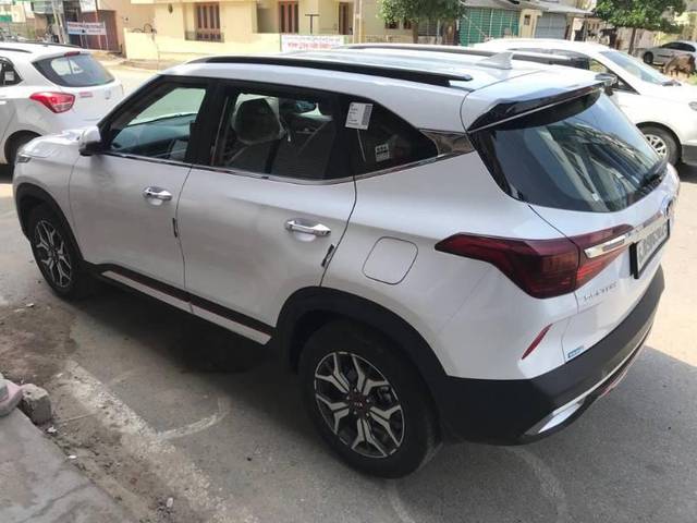 https://images10.gaadi.com/usedcar_image/4069906/original/processed_80937b59-a8b8-423e-b385-f4895239ce25.jpg?imwidth=6401