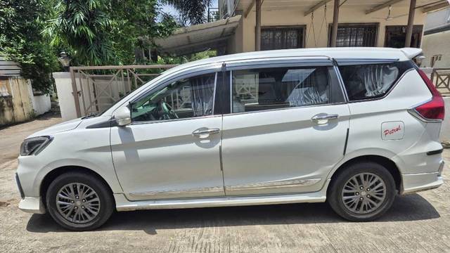 https://images10.gaadi.com/usedcar_image/4069966/original/processed_7cb7f726-12d6-44b8-8b88-ce8196f6f60b.jpg?imwidth=6402