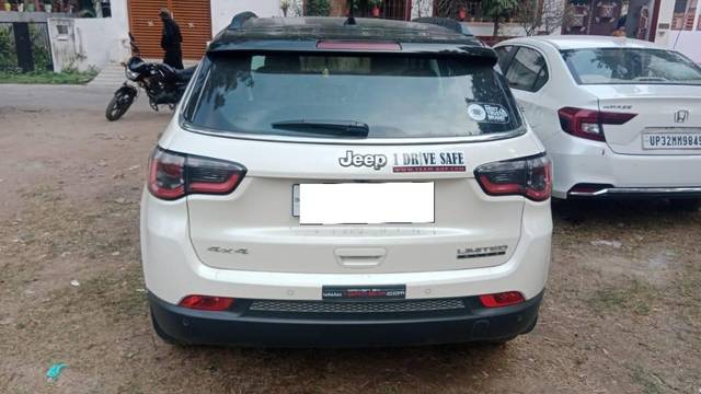 https://images10.gaadi.com/usedcar_image/4070046/original/processed_a78ab42b-077f-48d0-a807-87fc7ce4fef7.jpg?imwidth=6402