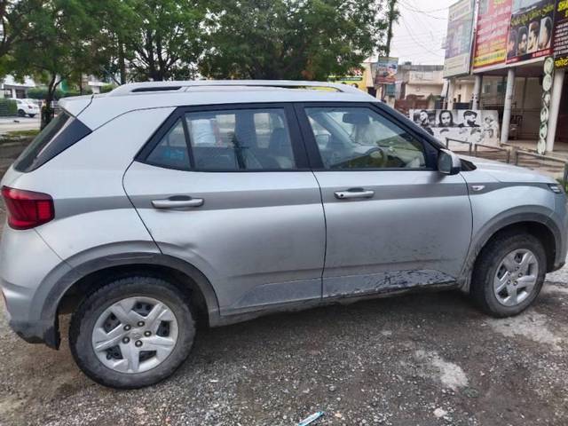 https://images10.gaadi.com/usedcar_image/4070050/original/processed_61dce5fe-383b-479b-a044-bbbfd717b3c6.jpg?imwidth=6402