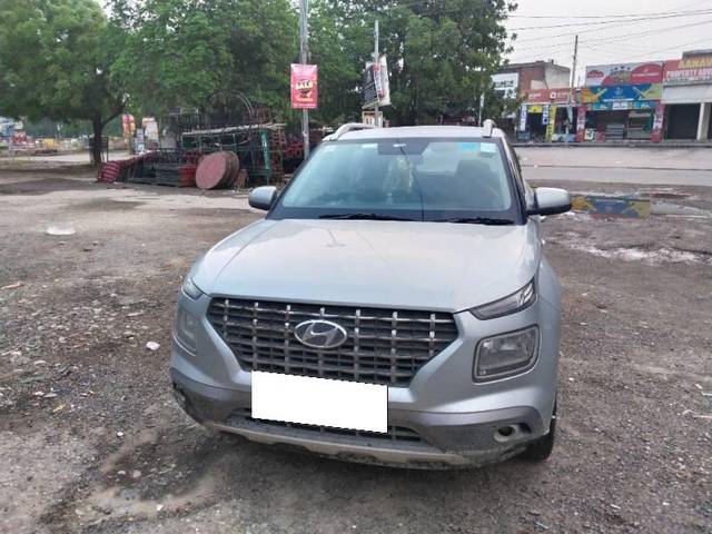 https://images10.gaadi.com/usedcar_image/4070050/original/processed_e8654b49-29dc-4b52-a612-12d2ccb21dd2.jpg?imwidth=6400