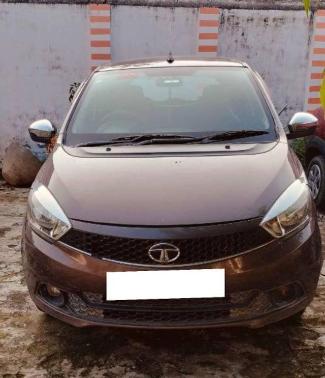 https://images10.gaadi.com/usedcar_image/4070051/original/processed_31a2a345-b944-49ee-9a30-e62628c2aa38.jpg?imwidth=6400