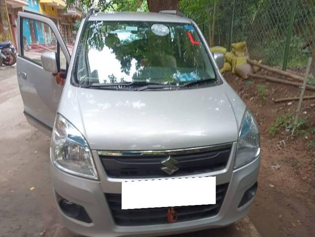 https://images10.gaadi.com/usedcar_image/4070250/original/processed_40ee9065-5972-47bf-931c-7bedc69937fc.jpg?imwidth=6402