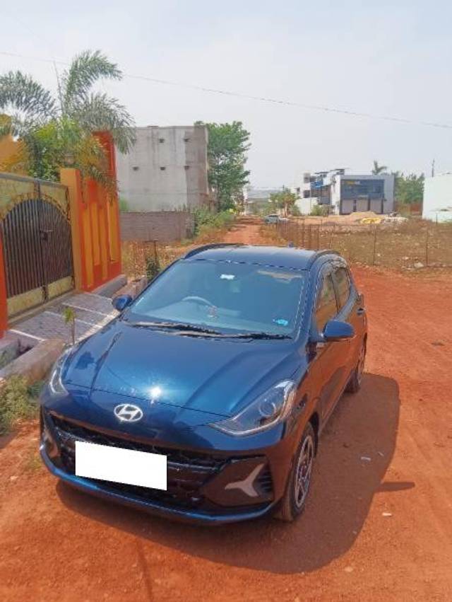 https://images10.gaadi.com/usedcar_image/4070450/original/processed_ac782b05-25d6-4ded-a66d-a83c570a6851.jpg?imwidth=6400