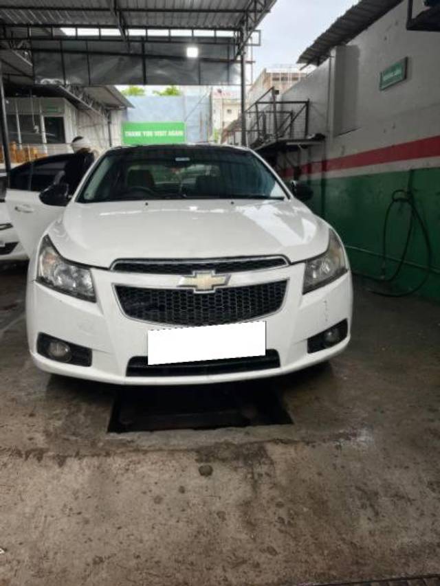 https://images10.gaadi.com/usedcar_image/4070760/original/processed_acc75d5f-fee1-4fd0-a917-36a9e945804d.jpeg?imwidth=6402