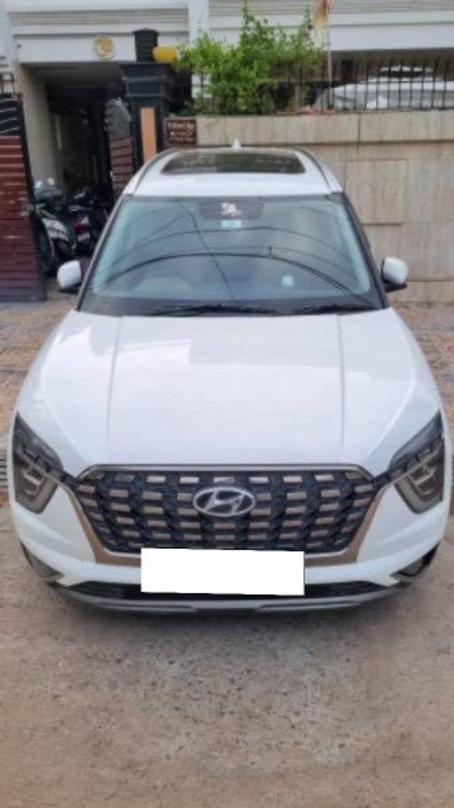 https://images10.gaadi.com/usedcar_image/4070807/original/processed_20788323-4069-4f01-a1b1-c387ee2e312f.jpg?imwidth=6400