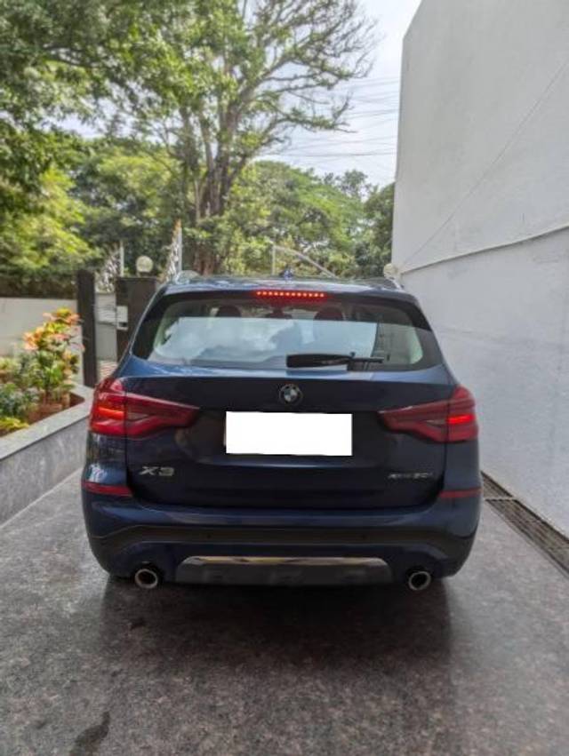 https://images10.gaadi.com/usedcar_image/4071721/original/processed_4bddeff1-b063-4b4b-96eb-fdedf5924ccc.jpeg?imwidth=6401