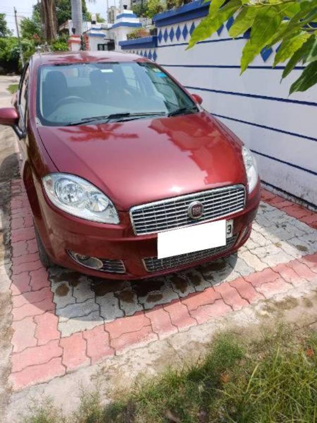 https://images10.gaadi.com/usedcar_image/4071734/original/processed_a3bea197-7bc1-4a43-bf7e-9aa0dda0cfee.jpg?imwidth=6400