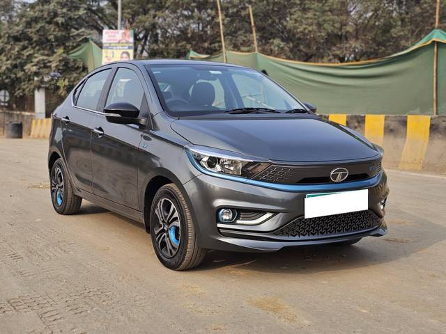 https://images10.gaadi.com/usedcar_image/4071795/original/processed_cf1be903e6be6dbfc752f0c1bc169b19.jpg?imwidth=6400