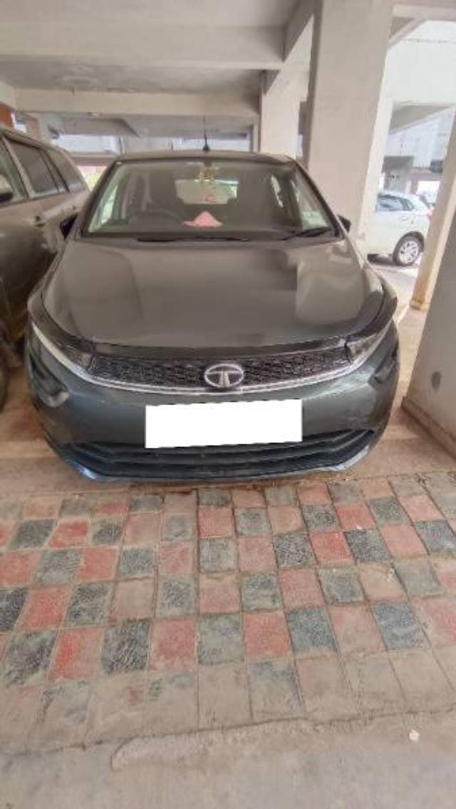 https://images10.gaadi.com/usedcar_image/4072014/original/processed_438e40b7-86e6-4534-bc1b-8ee172f6e69a.jpg?imwidth=6400